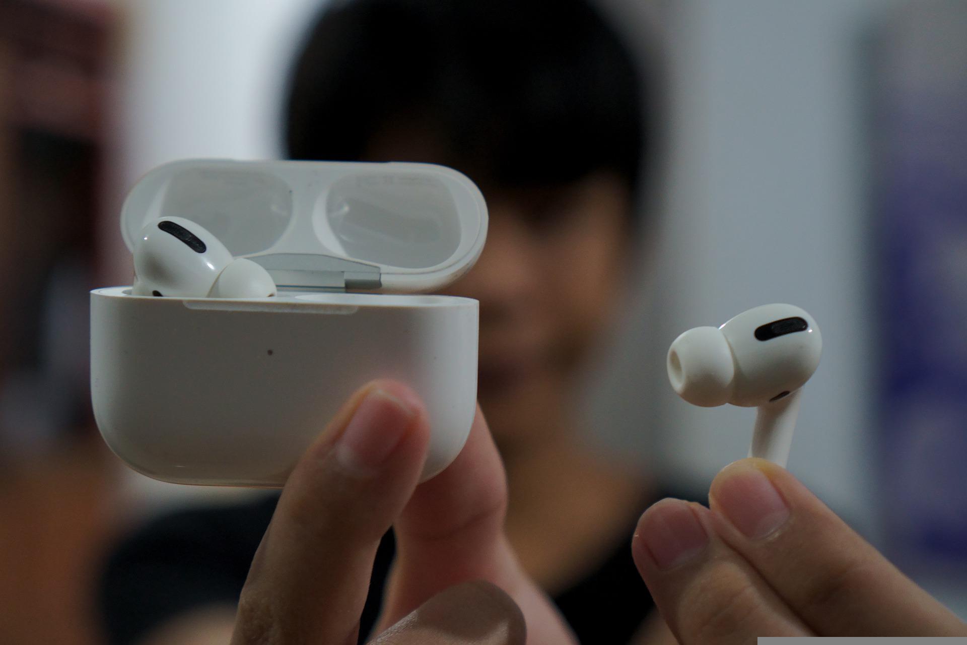 coolearphones.jpg